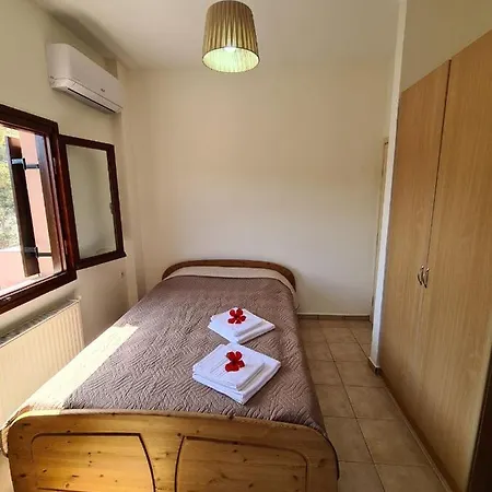 Loutraki - Cozy House Βίλα Loutraki (Crete)